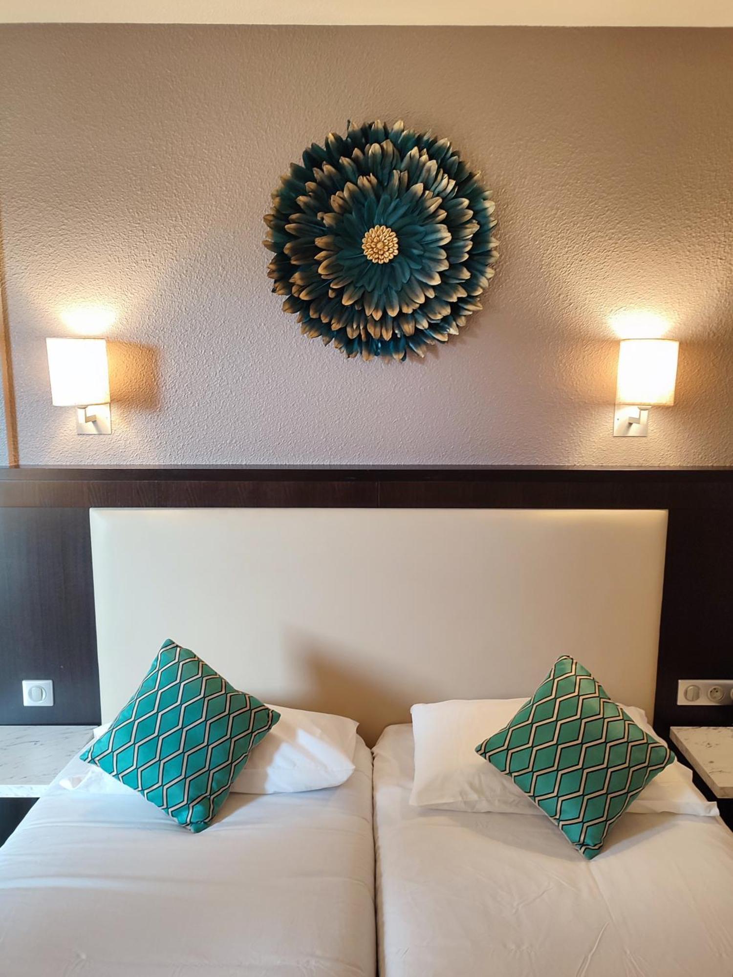 Hotel Le Collier Антиб Экстерьер фото