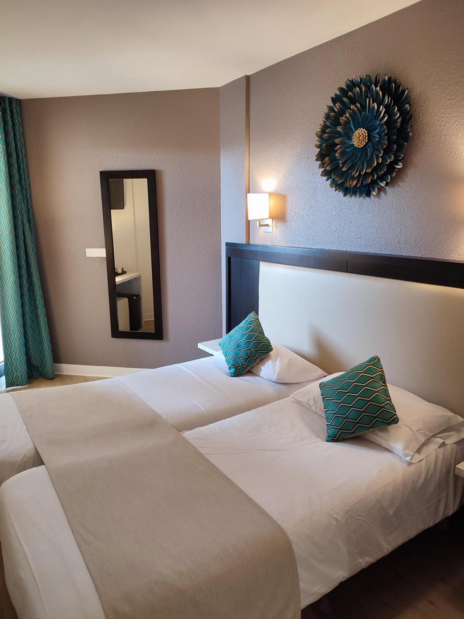 Hotel Le Collier Антиб Экстерьер фото