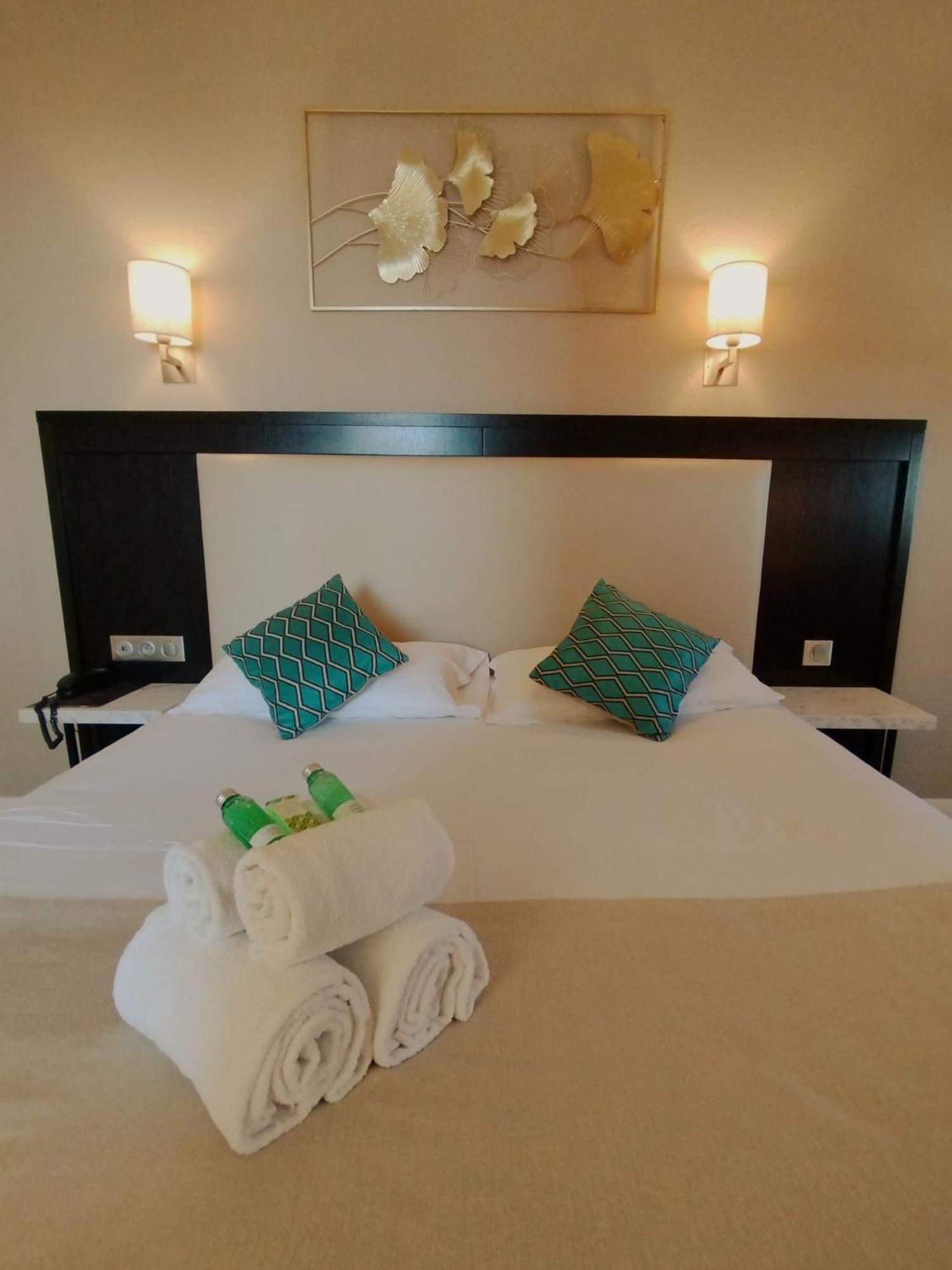 Hotel Le Collier Антиб Экстерьер фото