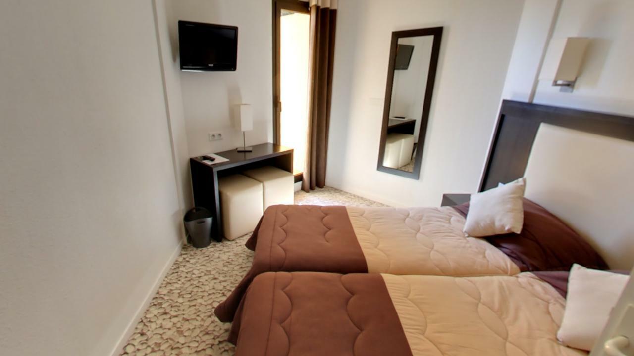 Hotel Le Collier Антиб Экстерьер фото